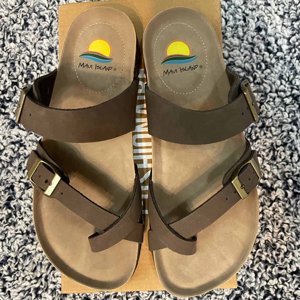 Cushionaire brown sandals size 8